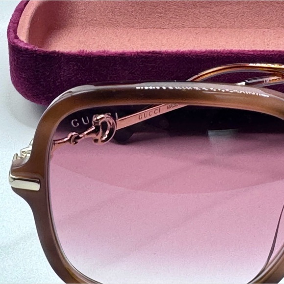 Gucci Women Sunglasses
GG0884SA-003 Havana / Gold / Red
Gradient Lenses - Picture 6 of 15